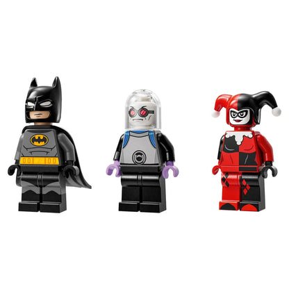 LEGO 76274 Batman with the Batmobile vs. Harley Quinn and Mr. Freeze