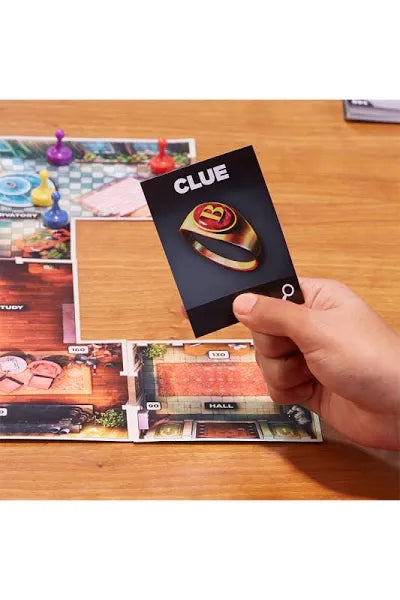 Clue Treachery at Tudor Mansion
