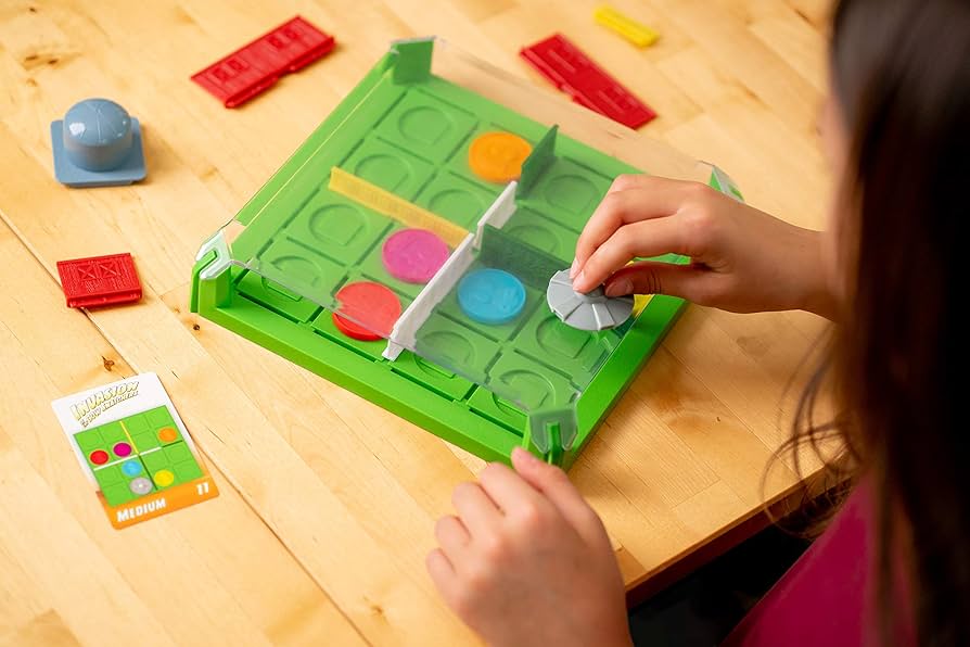 ThinkFun -Invasion of the Cow Snatchers Stem Toy