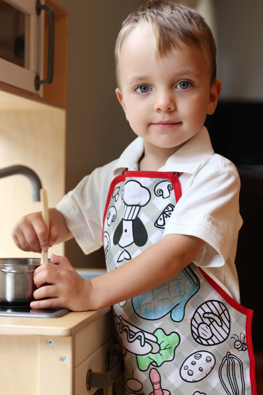 Colour-An-Apron Chef